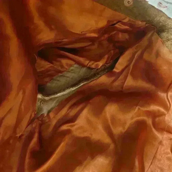 Vintage Coat with Fur Collar - Picture 8 of 9